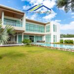 Front view of brand-new luxury 4-bedroom pool villa in Hua Hin Soi 70