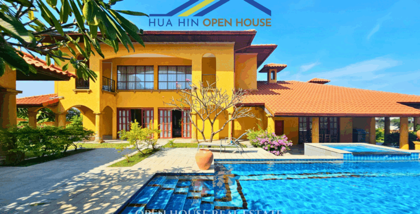 Luxury Tuscany-style 4-bedroom villa in Hua Hin Soi 114