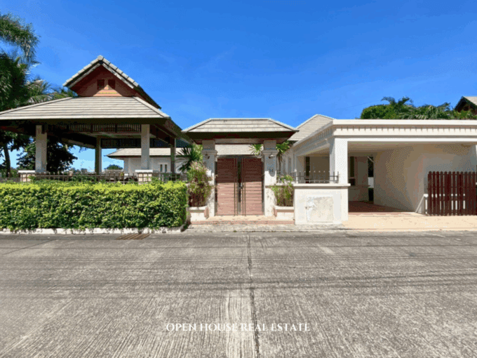 Balinese-style villa Hua Hin