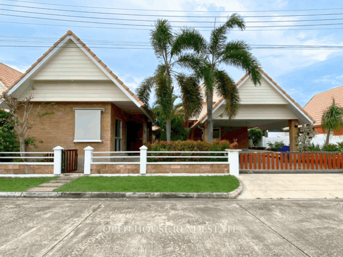 Hua Hin house sale guest house with Solar Power near Arena Hua Hin