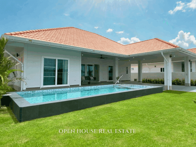 Newly built villa Hua Hin centre